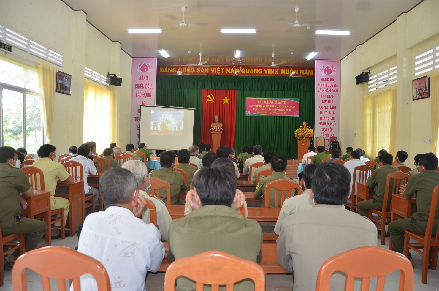 Đăng ký tham gia tập huấn PCCC để cập nhật kiến thức về phòng cháy chữa cháy và được hướng dẫn bởi những chuyên gia hàng đầu trong lĩnh vực này.